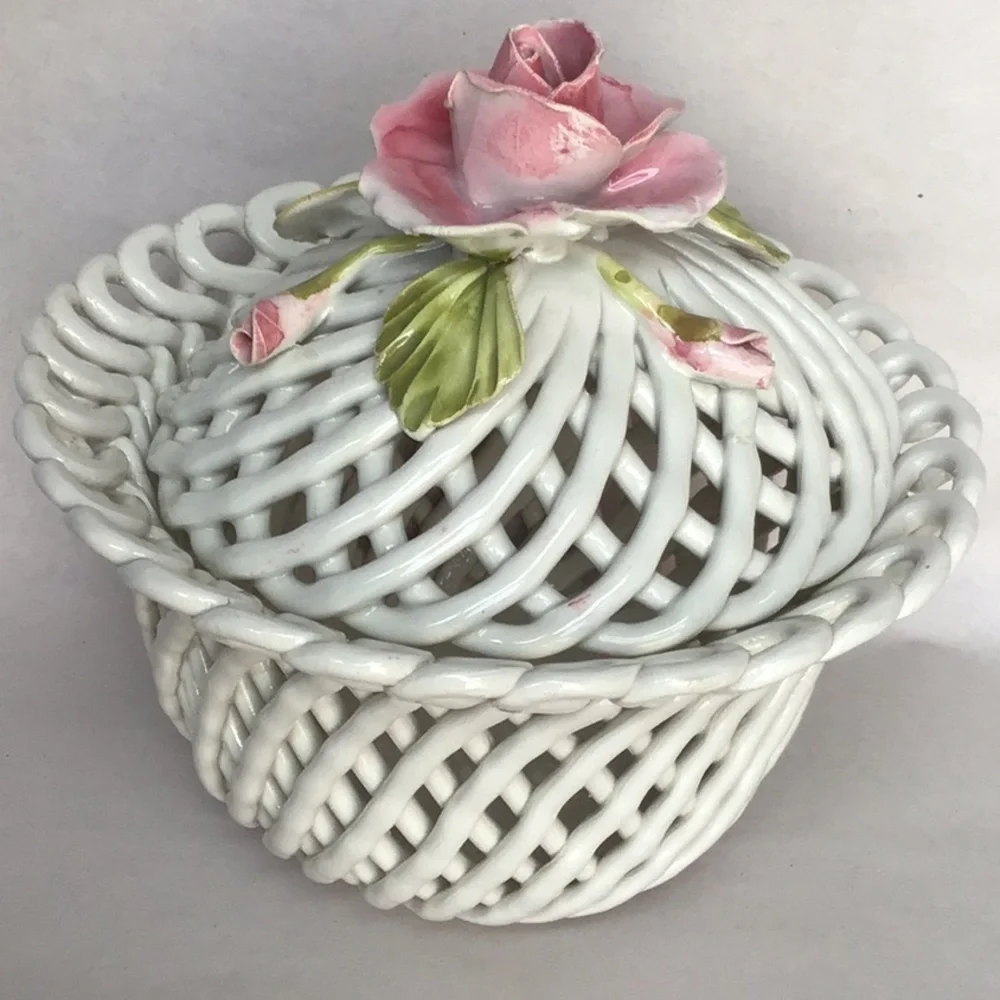 Trinket basket, vintage